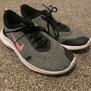 Women’s Nike shoes